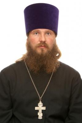 Священник Виктор Лазуков
